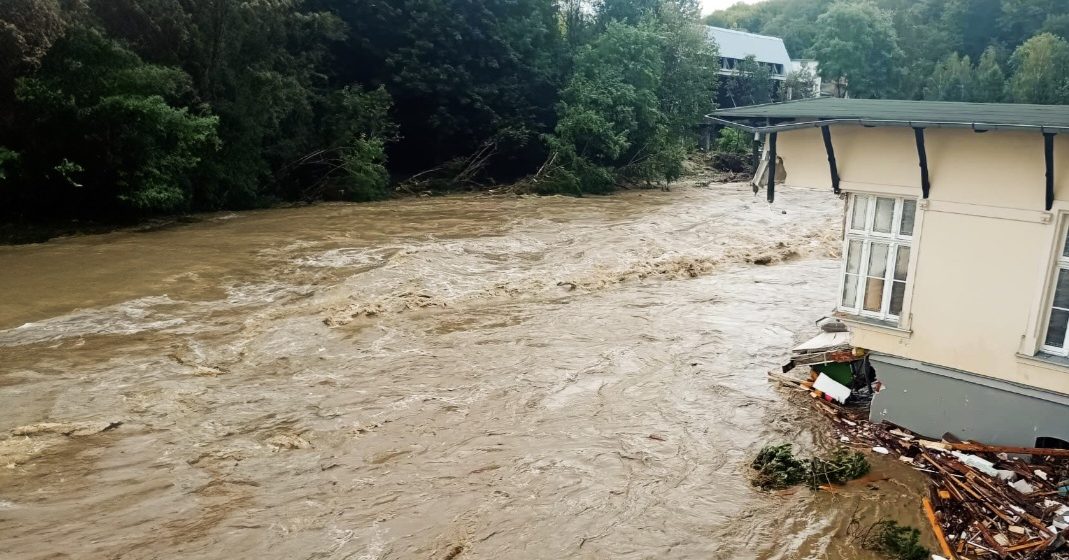 Zdjęcie zniszczeń, które spowodowała powódź